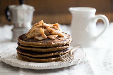 healthy-gingerbread-pancakes-with-caramelized-apple image