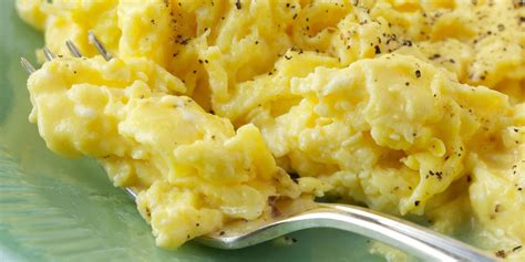 best-scrambled-eggs-how-to-make image