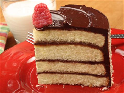 vanilla-cake-with-chocolate-cream-cheese-frosting image