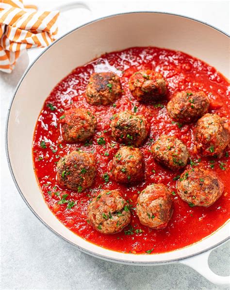 classic-italian-meatballs-tender-and-juicy-familystyle image