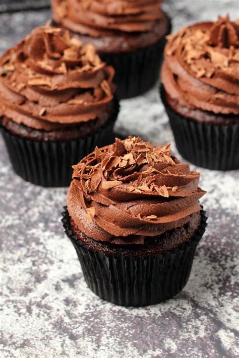 classic-vegan-chocolate-cupcakes-recipe-loving-it-vegan image