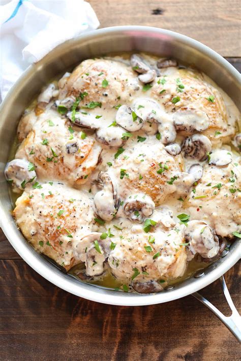 chicken-with-creamy-mushroom-sauce-damn-delicious image