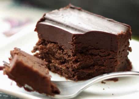 cold-chocolate-snacking-cake-barefeet-in-the-kitchen image