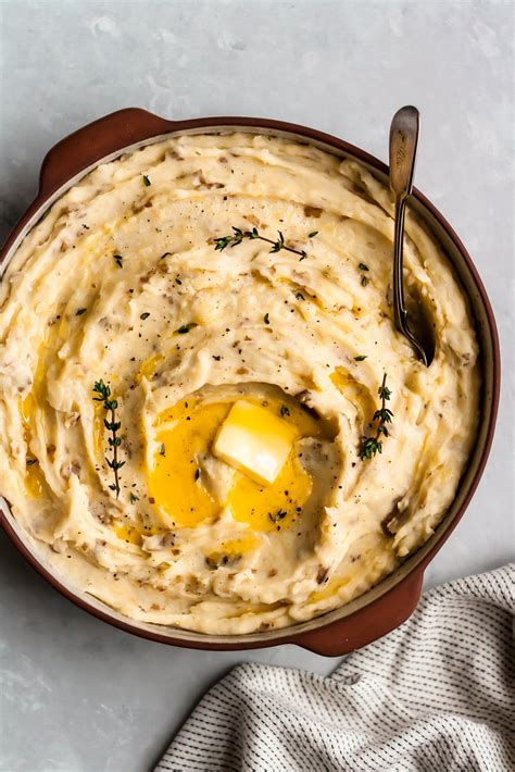 the-best-creamy-garlic-slow-cooker-mashed-potatoes image