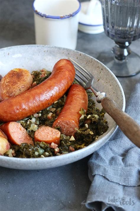 grnkohl-mit-pinkel-kale-with-smoked-knockwurst image