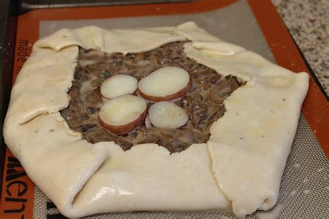 caramelized-onion-and-potato-tart-twists-zests image
