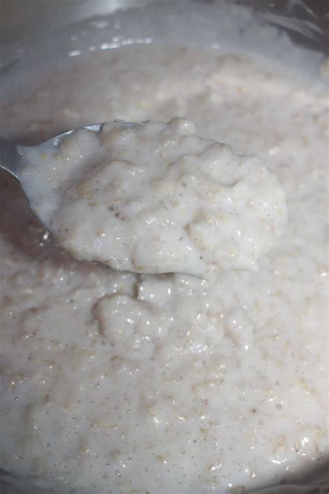 perfect-oatmeal-porridge-for-breakfast-stove-top image