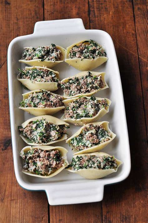 healthy-stuffed-shells-with-ground-turkey-and-spinach image