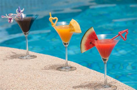 12-fantastic-fresh-fruit-cocktails-for-summer image
