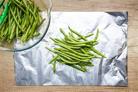easy-3-ingredient-grilled-green-beans-wrapped-in-foil image