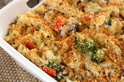 creamy-chicken-broccoli-casserole-easy-peasy-pleasy image