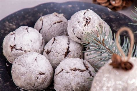 wonderful-pecan-dream-cookies-recipe-treat-dreams image