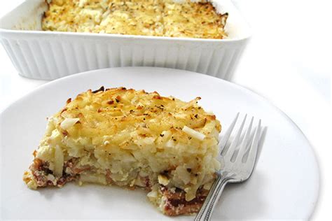 skinny-hash-browns-bacon-and-eggs-breakfast-casserole image