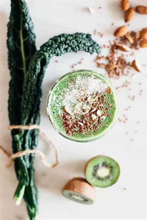 a-bedtime-smoothie-for-better-sleep-hello-glow image