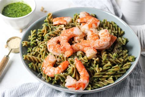 shrimp-spinach-pesto-pasta-moireslife image