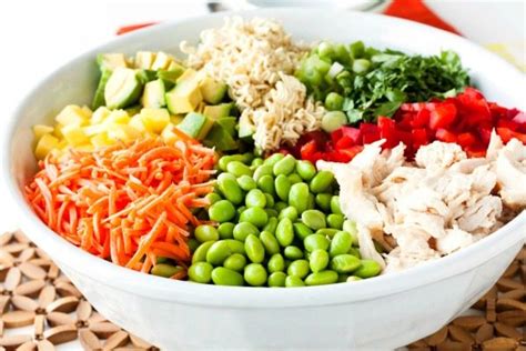 simple-crunchy-ramen-noodle-salad-food image