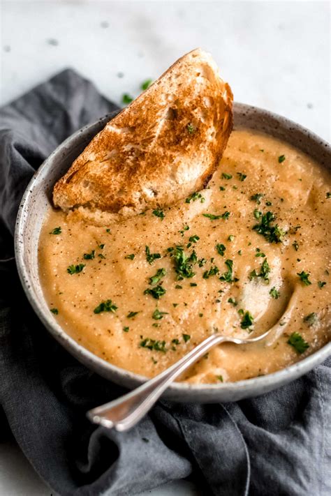 creamy-roasted-garlic-cauliflower-soup-running-on image