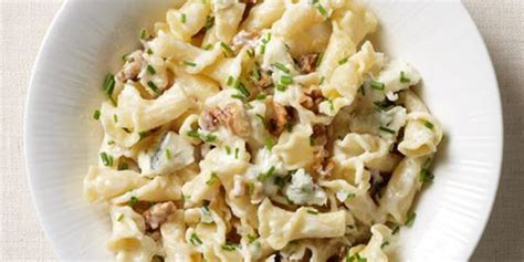 pasta-with-toasted-walnuts-blue-cheese-chives image