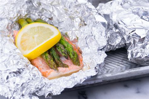 baked-salmon-asparagus-foil-packet image