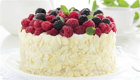 raspberry-chiffon-cake-egglands-best image