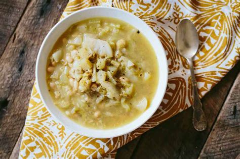 cabbage-and-potato-soup-vegan-easy-fall-or-winter image