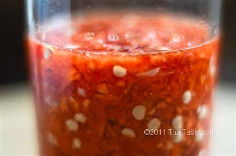 chili-garlic-sauce-recipe-thaitablecom image