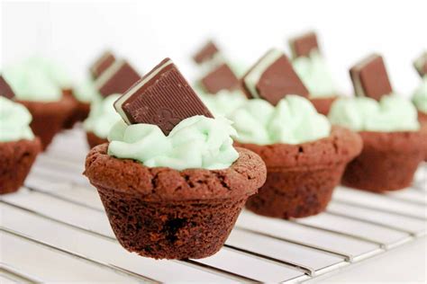 adorable-mint-chocolate-cookie-cups-brooklyn image