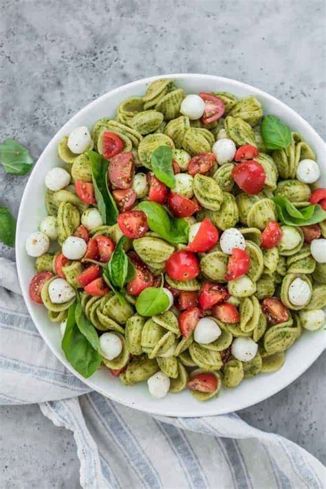 caprese-pasta-salad-with-pesto-feelgoodfoodie image