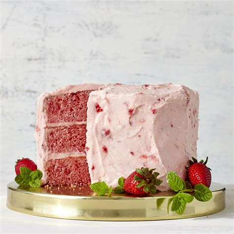 strawberry-cake-with-strawberry-buttercream-frosting image