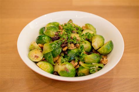 easy-recipe-mediterranean-brussels-sprouts-liv image