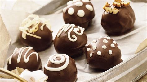 luscious-chocolate-truffles-recipe-lifemadedeliciousca image