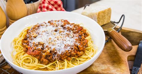 recipe-spaghetti-bolognese-a-la-joan-collins-home image