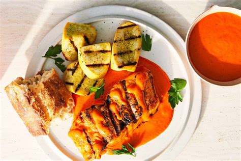 grilled-halibut-with-roasted-red-pepper-sauce-food image