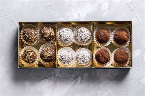 vegan-chocolate-truffles-recipe-nut-free-just-4 image