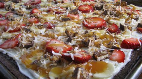 brownie-pizza-how-sweet-eats image
