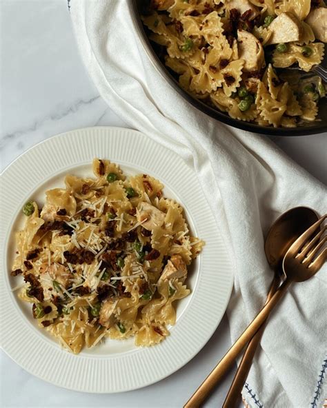 creamy-chicken-and-peas-pasta-slow-and-seasoned image