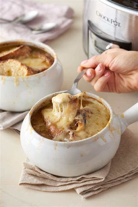 how-to-make-french-onion-soup-in-the-slow-cooker image