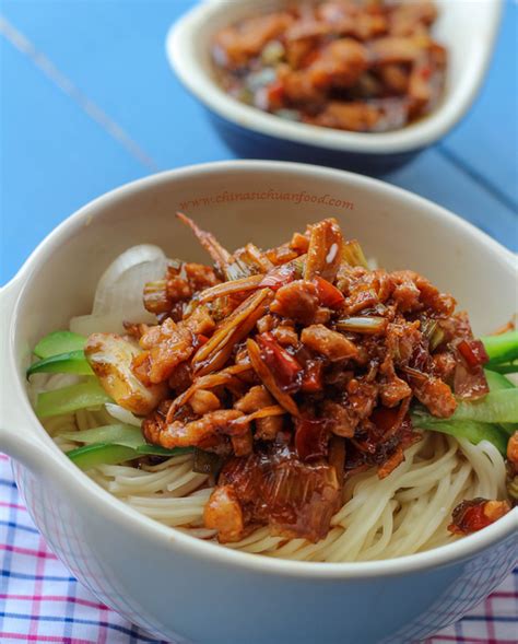 pork-lo-mein-recipe-china-sichuan-food image