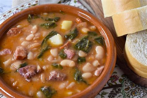 cuban-white-bean-soup-caldo-gallego-cook2eatwell image