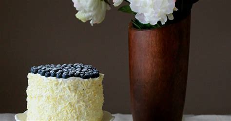 10-best-white-chocolate-and-blueberry-cake image