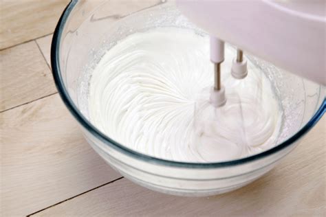 3-easy-steps-to-make-whipped-icing-like-the-bakery image