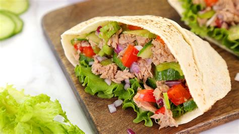 crunchy-tuna-pita-pockets-healthy-meal-plans image
