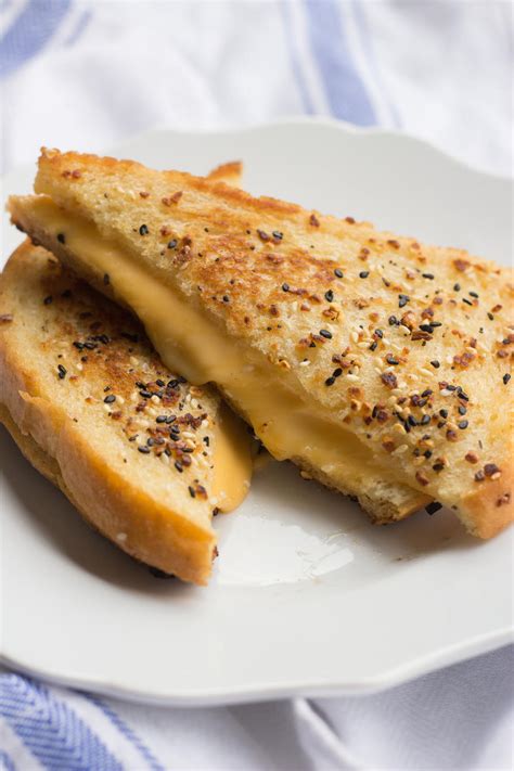 everything-bagel-grilled-cheese-recipe-recipelioncom image