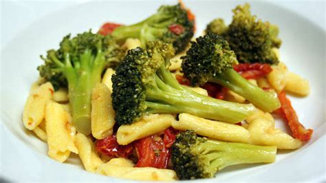 cavatelli-with-sauteed-broccoli-garlic-and-sun-dried image