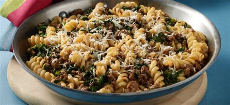 rotini-with-ground-beef-spinach-dreamfields-foods image