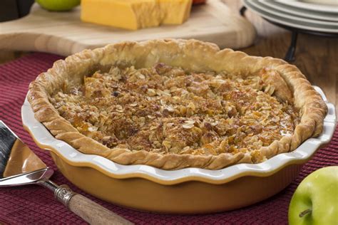 cheddar-crumb-topped-apple-pie-mrfoodcom image
