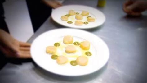 scallops-on-cauliflower-puree-with-white-raisin image