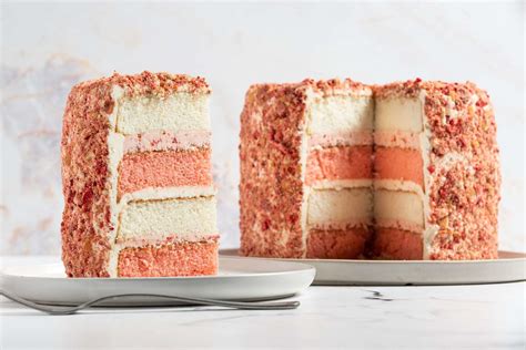 copycat-strawberry-crunch-cake-recipe-the-spruce-eats image