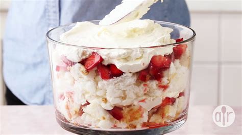 how-to-make-italian-style-strawberry-shortcake image