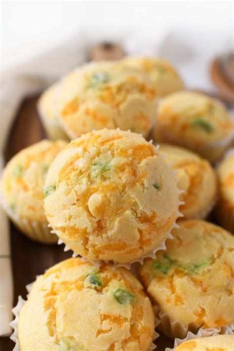 jalapeno-cheddar-corn-muffins-savvy image